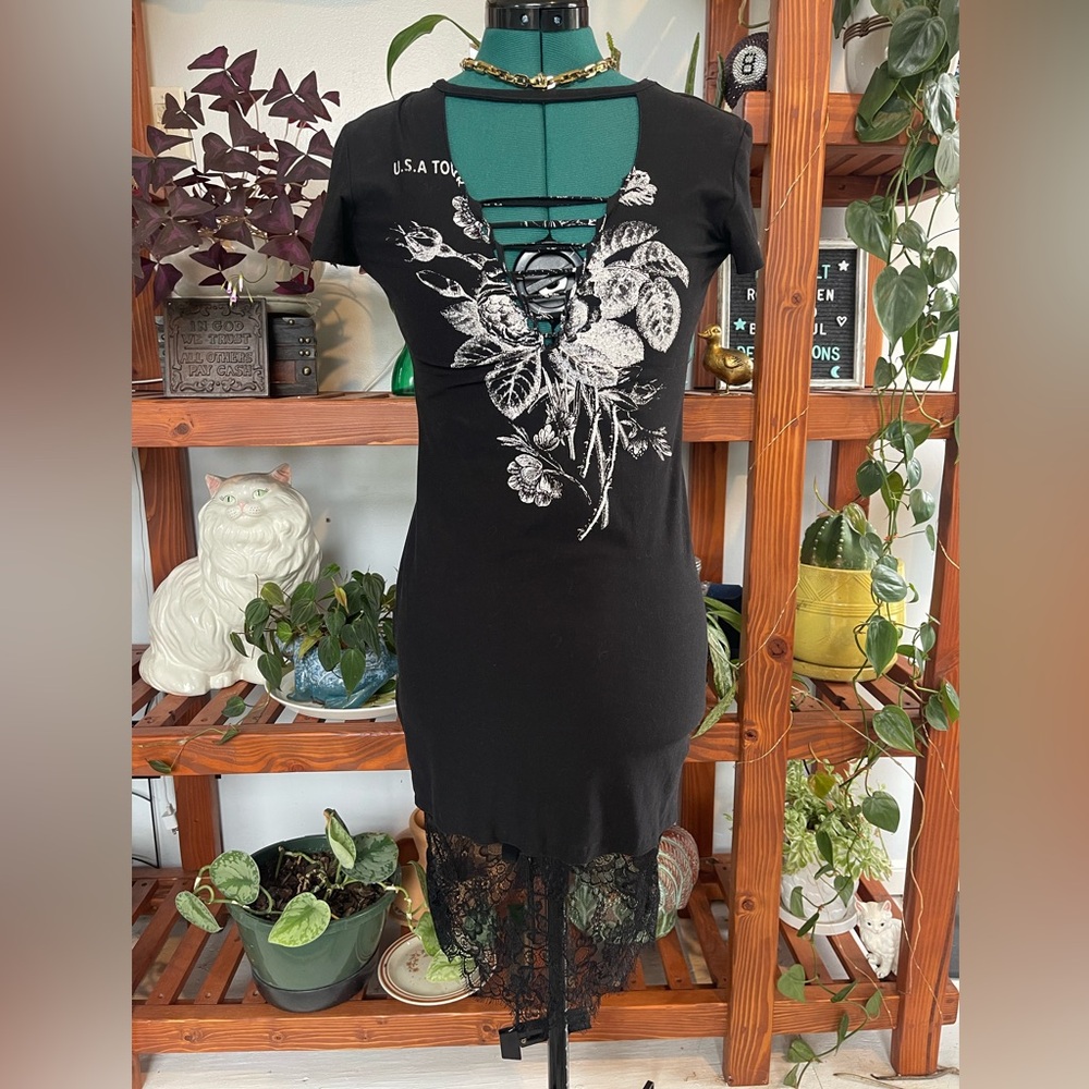 Derek heart floral T-shirt dress with lace